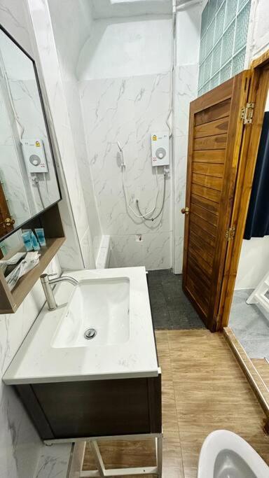 Megun 10 Duplex Apartment กรุงเทพมหานคร ภายนอก รูปภาพ